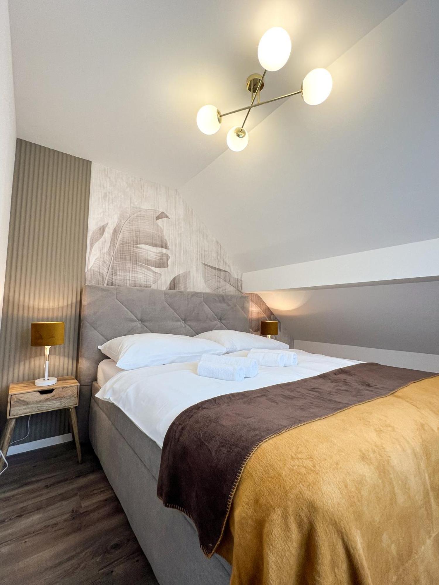 Hotel Lony Mochov Eksteriør billede